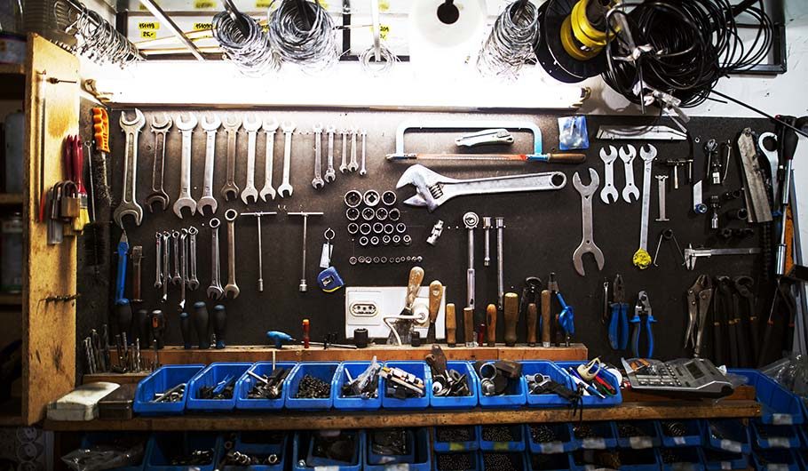 Outillages-Equipemen-Consommables-techniques-SynergyBusiness